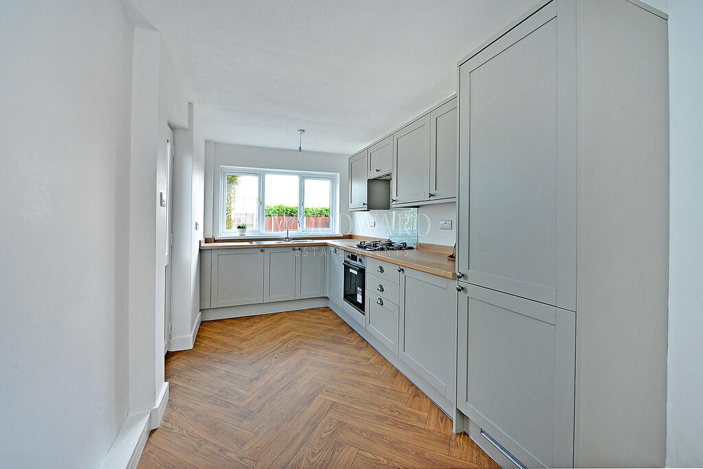 Kitchen/Breakfast...
