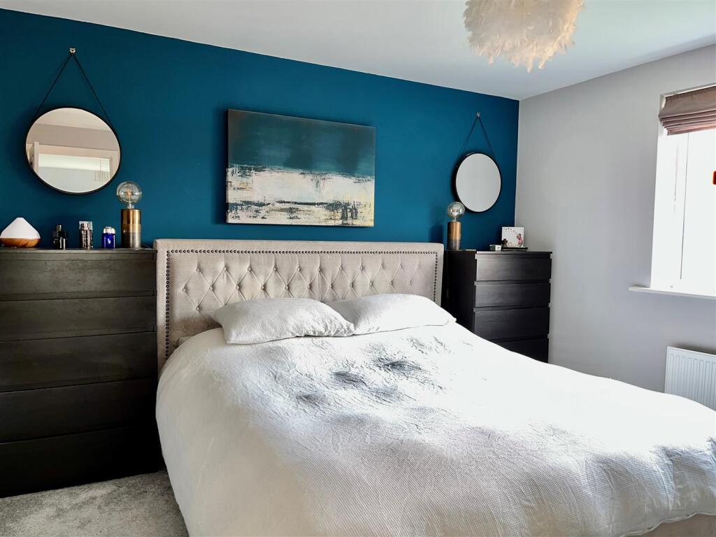 Bedroom .jpg
