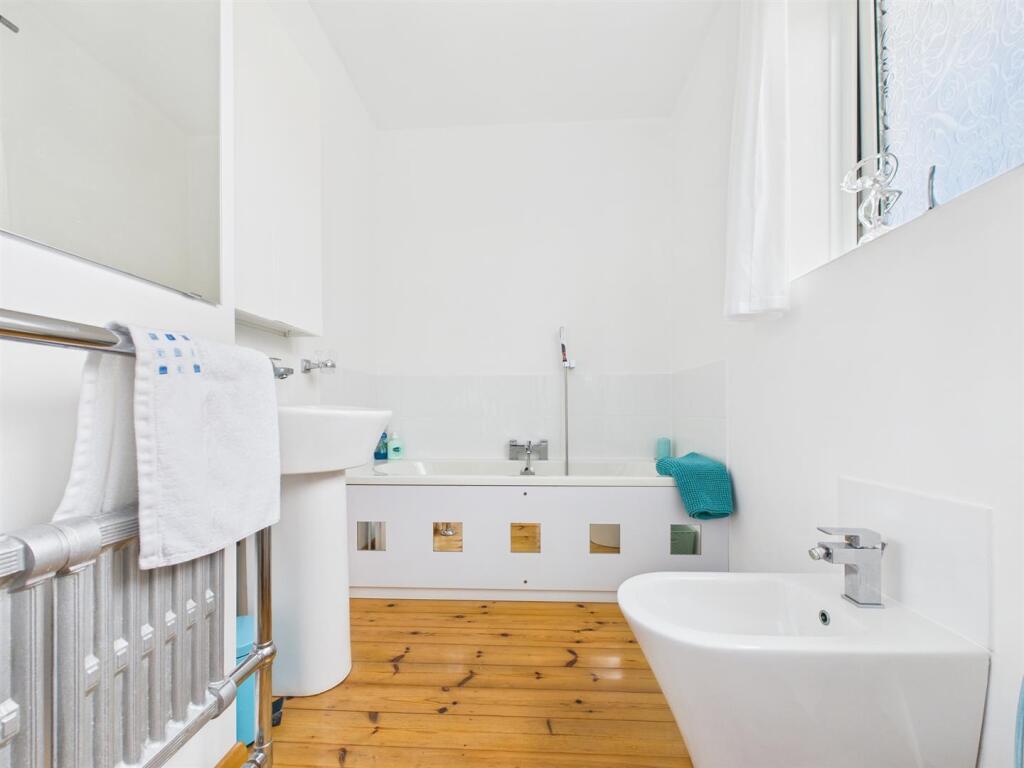 En-suite Bathroom