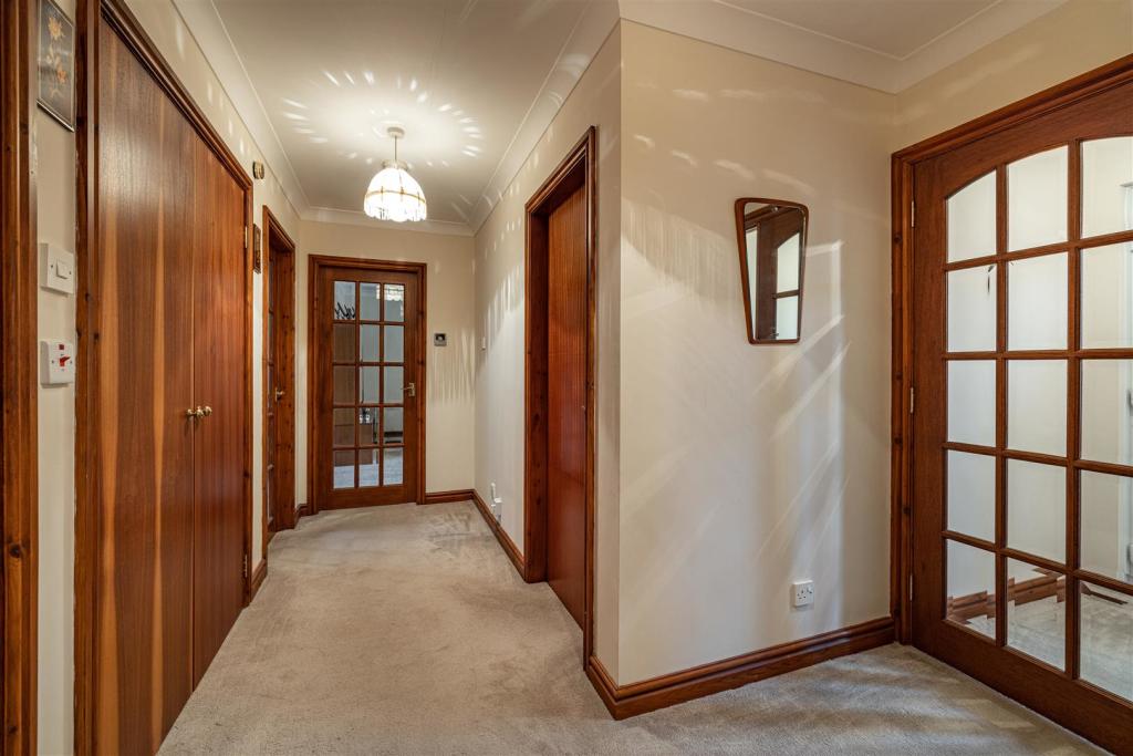 2 Kingsknowe Gardens Galashiels 07.JPG