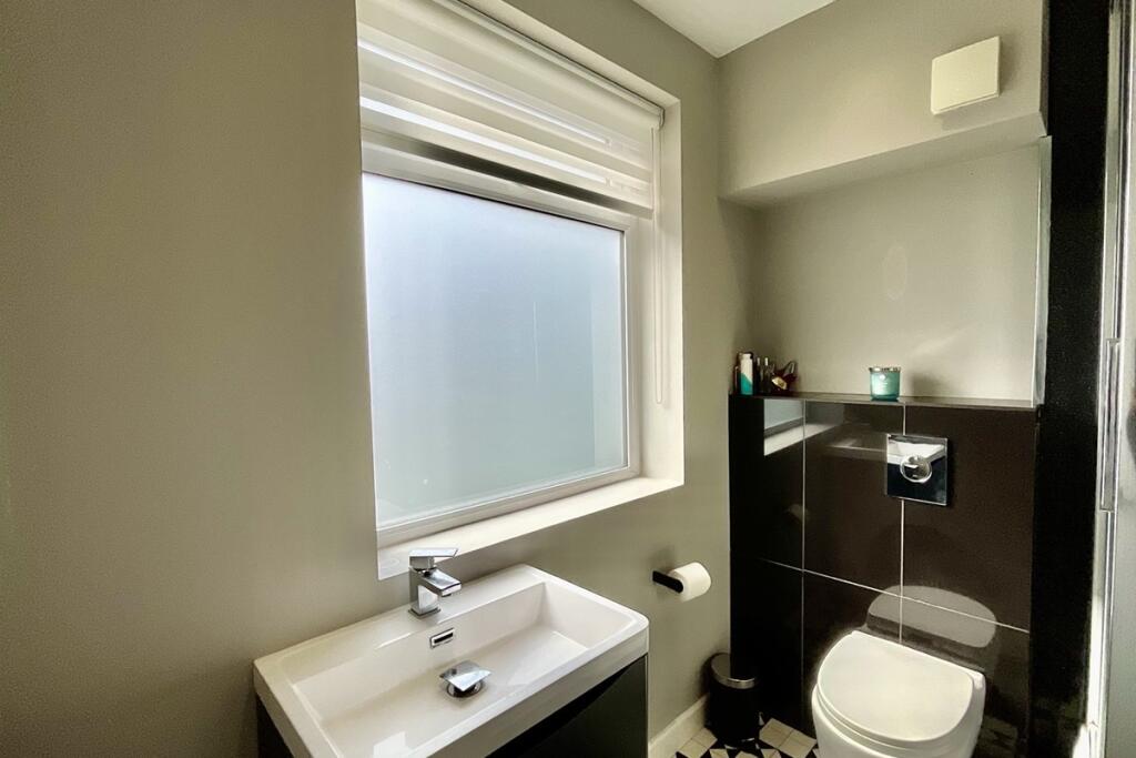 En-Suite / Formally 