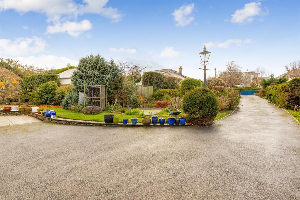 A07 - Southway Headland Road, Torquay - 251203.jpg