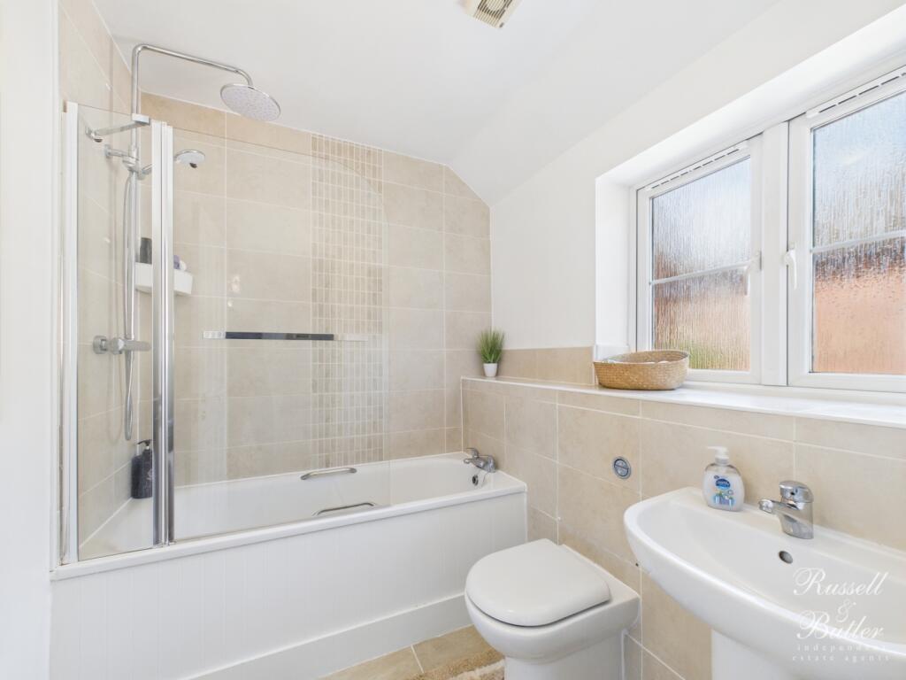 CAM01995G0-PR0322-STILL022