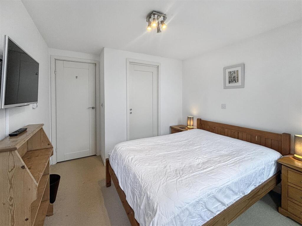 Bedrooom 2.jpeg