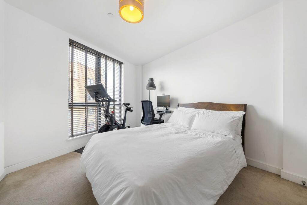 Bedroom 2 (2).jpg