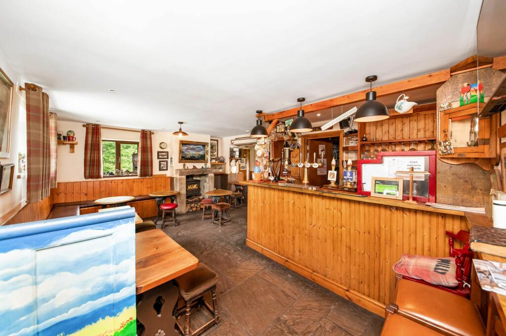 SMITHY ARMS