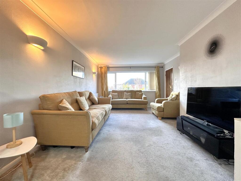 Living Space 060