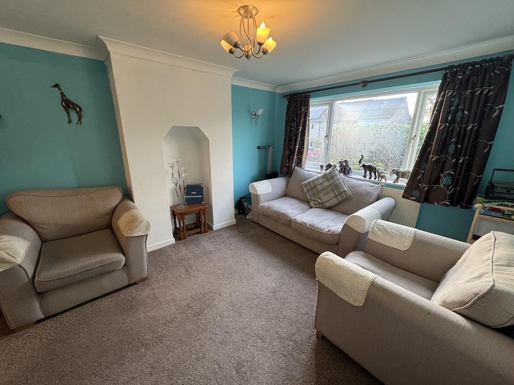 10 - Lounge to front.jpg