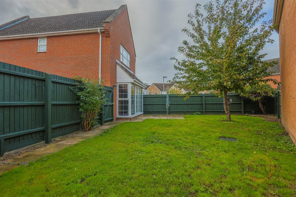 4 mallard close -18.jpg