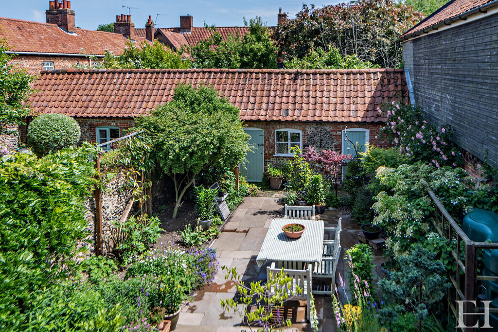 8651484-exteriorW...