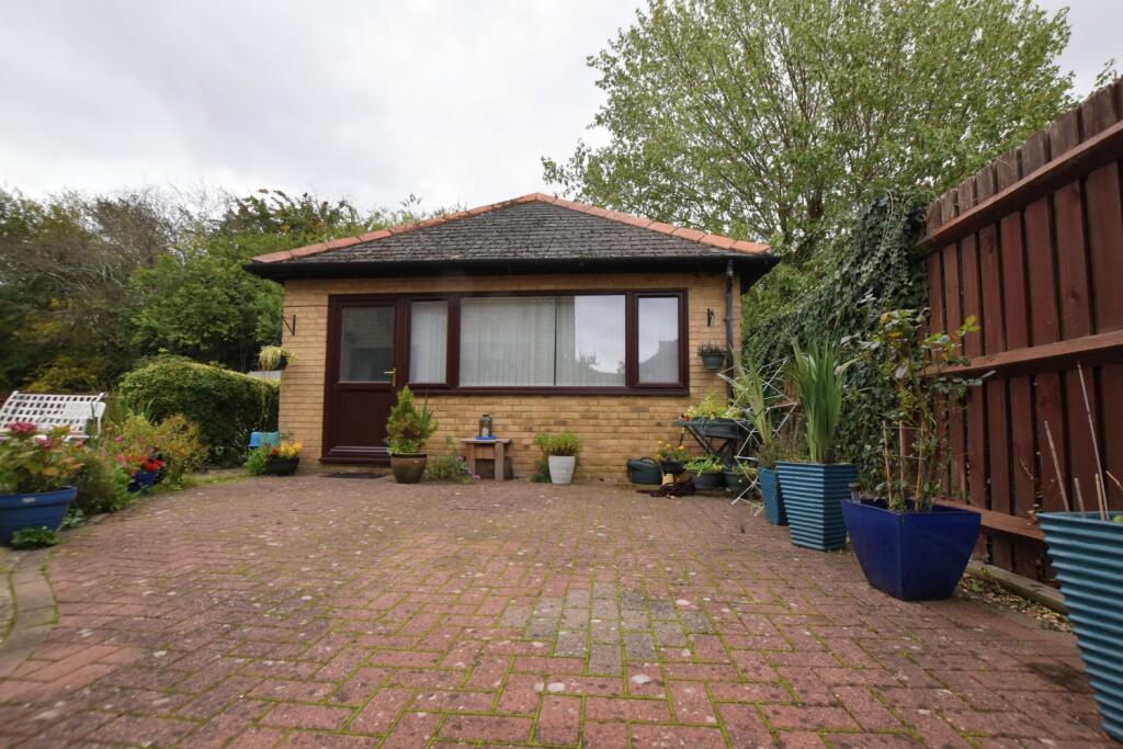 17a Selby Grove front