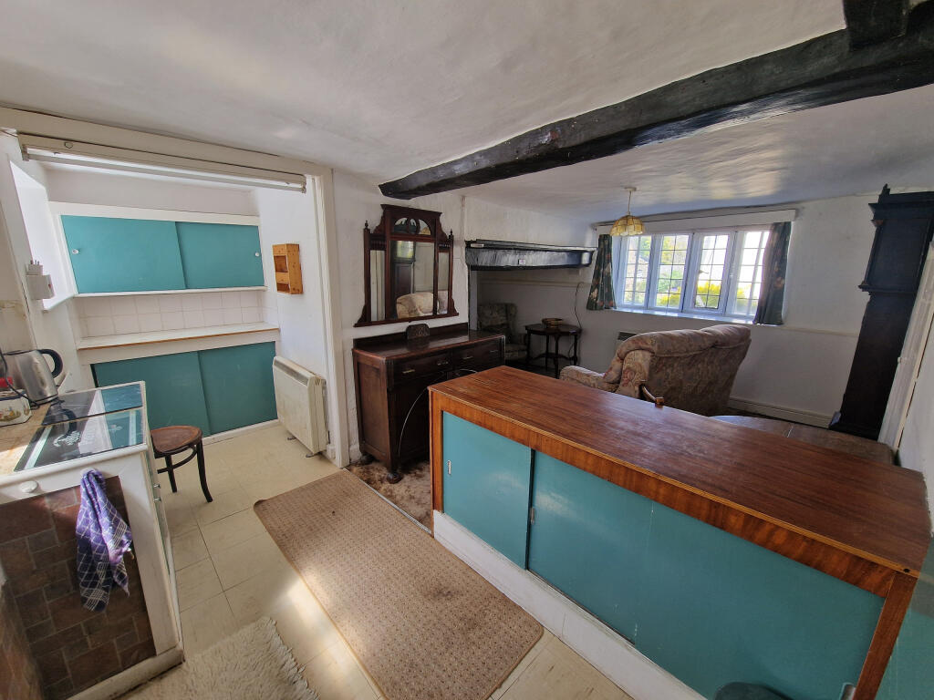 Kitchen Area Aspect 2