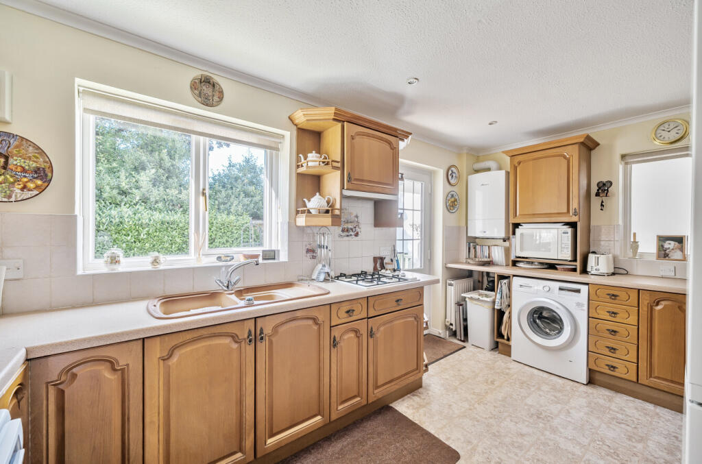 1320567-8-686ff66...