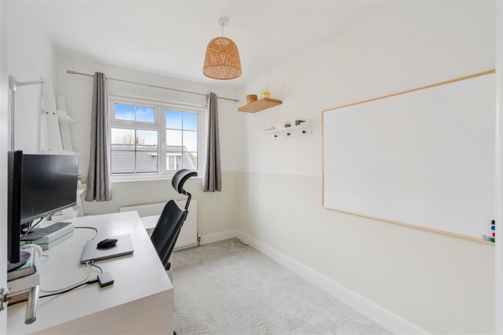 MIDDLE CLOSE (35).jpg