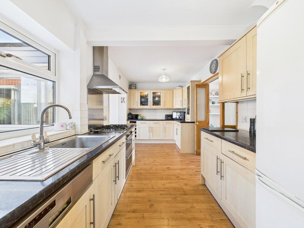 CAM02854G0-PR0361...