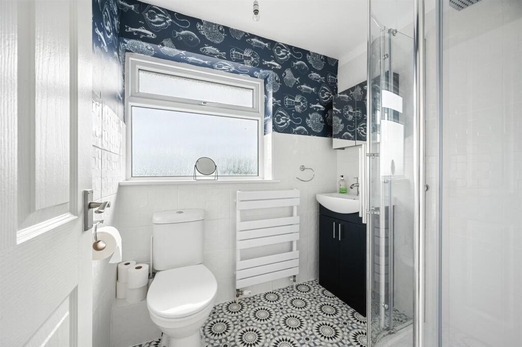 Shower Room.jpg