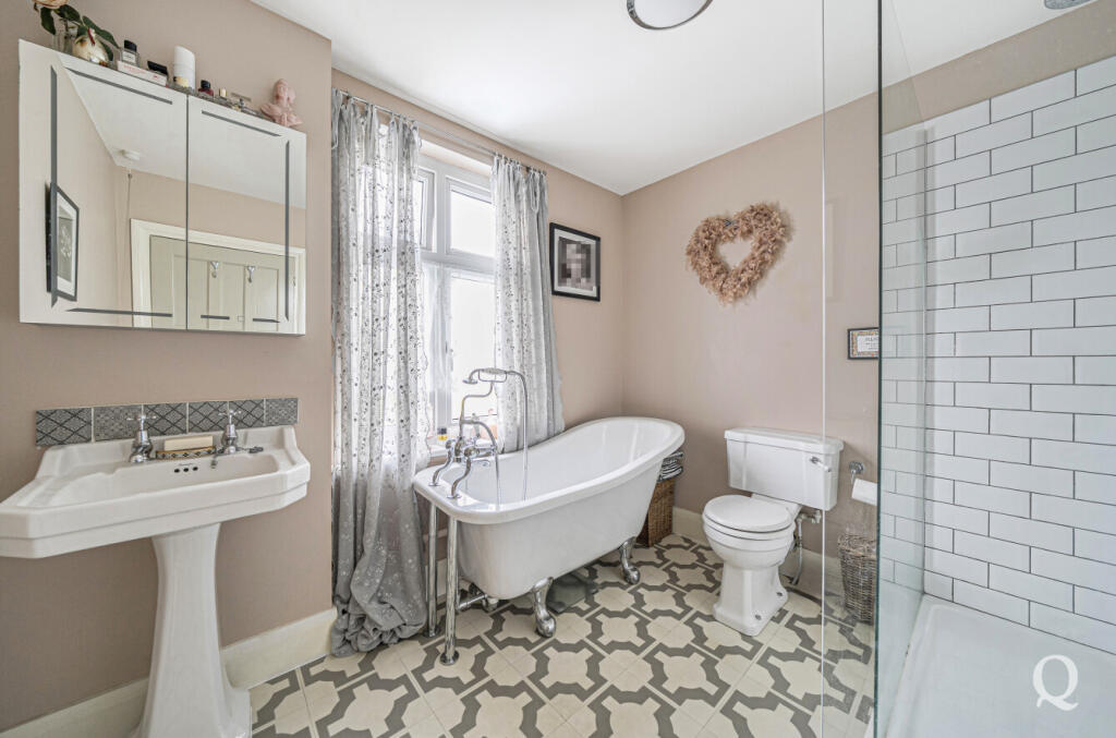 1b8f6d07-3fc4-4c2...