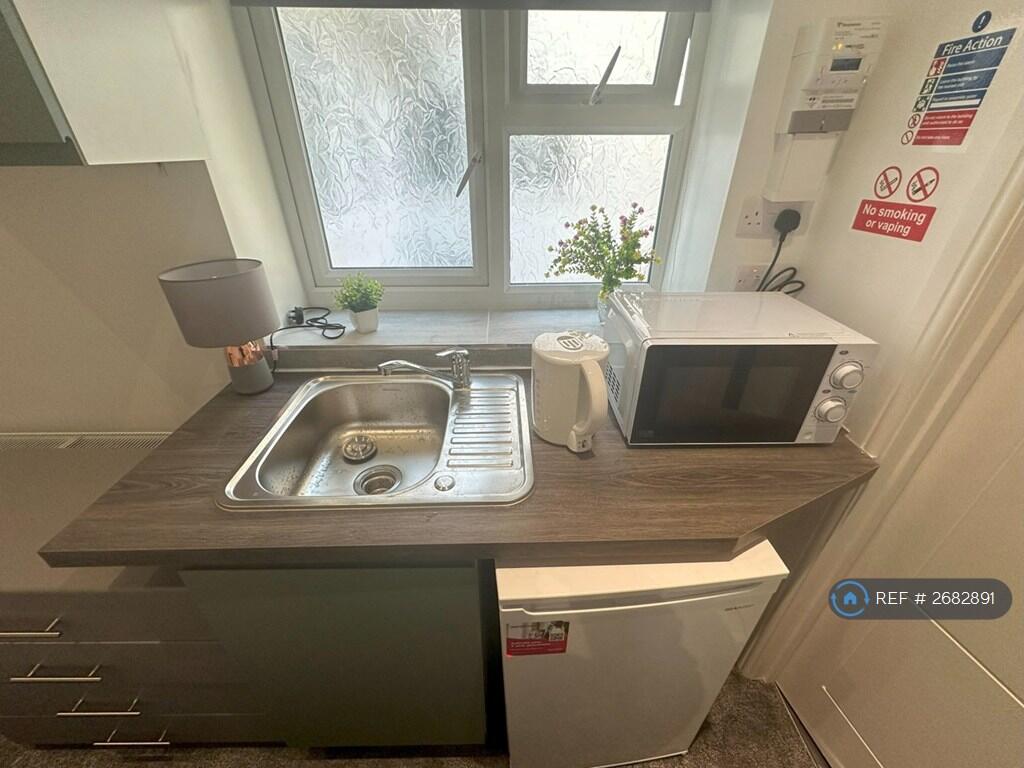 Bedroom With Ensuite And Kitchenette