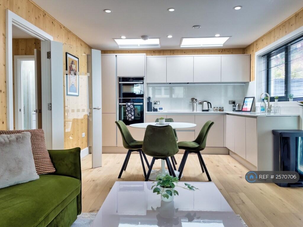 Dining Area To Kitchen 