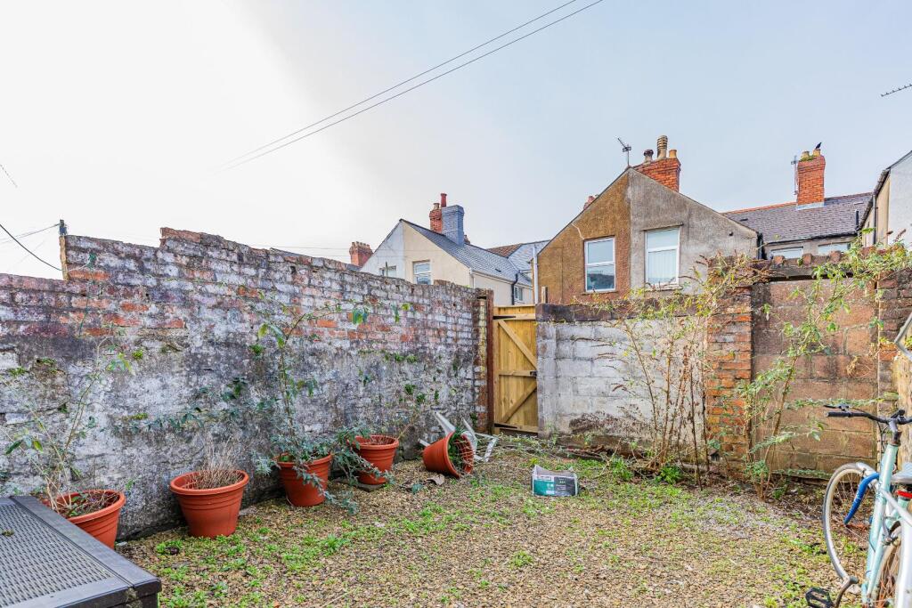 Dogfield Street 85-7.jpg