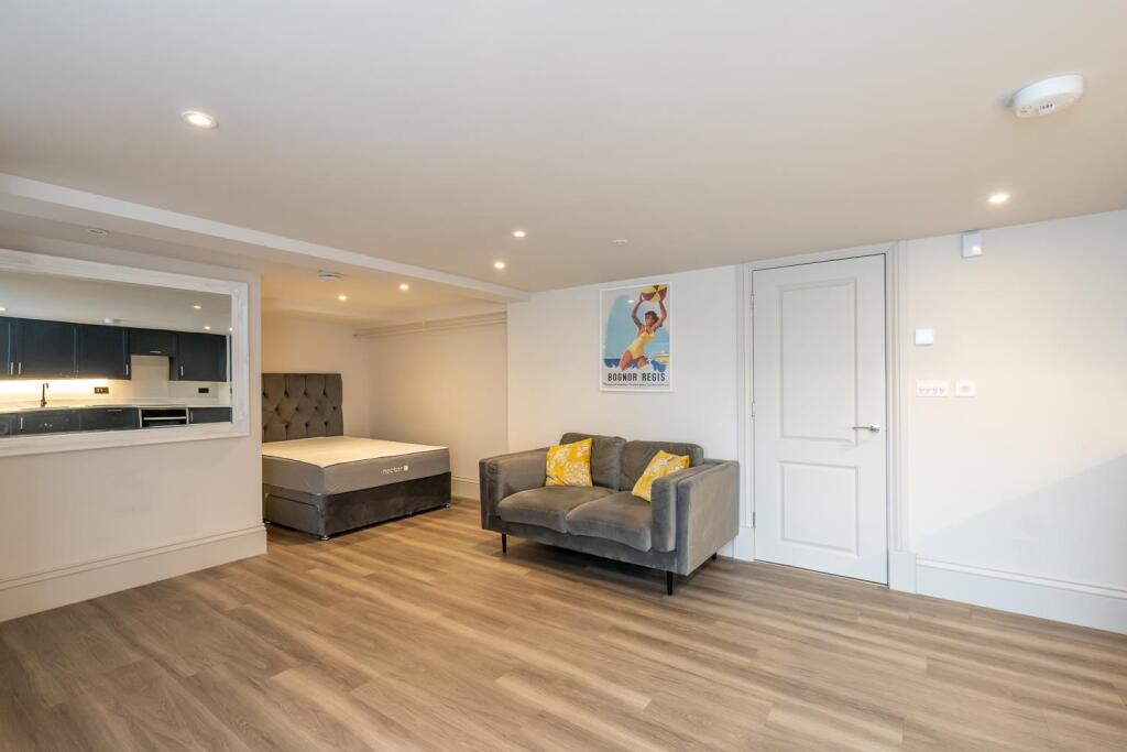 Lounge Area.jpg