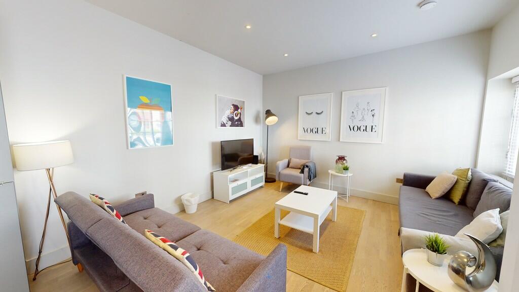 Coach-House-04242...