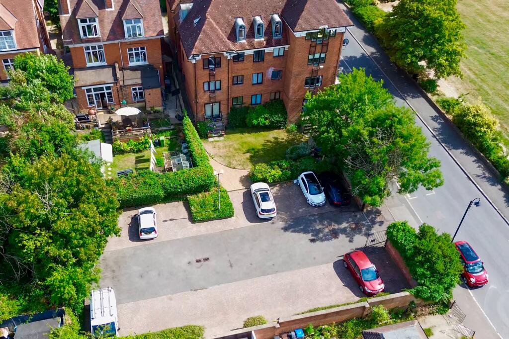 Parking Spaces For Sale 3 Bedroom Flat Conservatory Court Upper Nowood SE19 www.steele.london