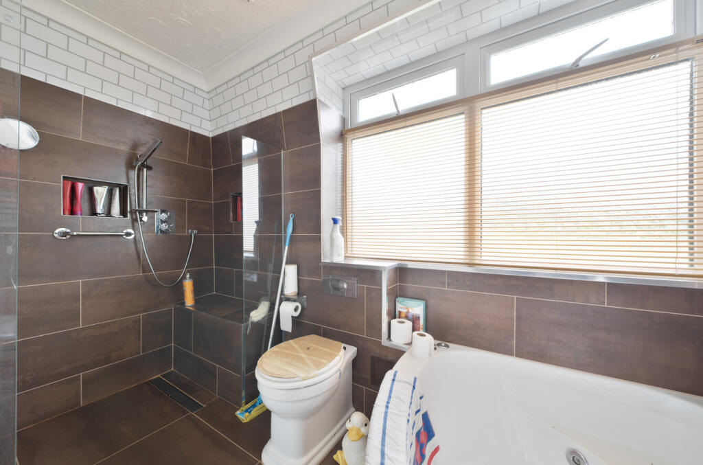 1317645-7-685c1e0...