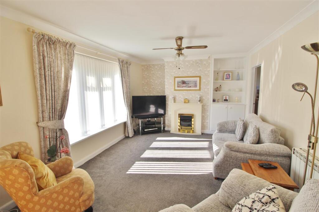 SITTING ROOM -