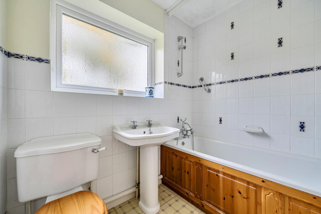 1369886-17-68f8a9...