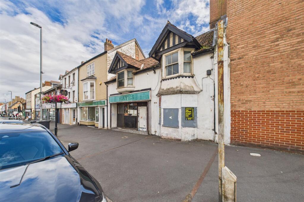 150, East Reach Taunton, Somerset, TA1 3HT | Holli