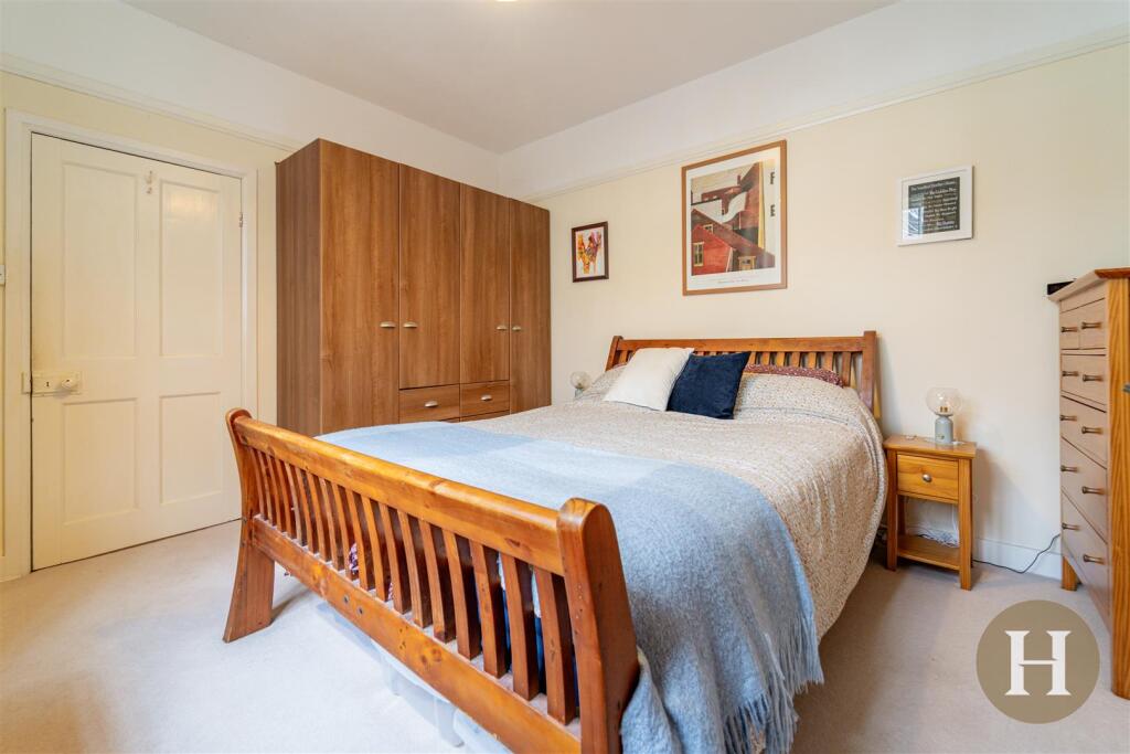 Hadleigh Estate Agents-21.jpg