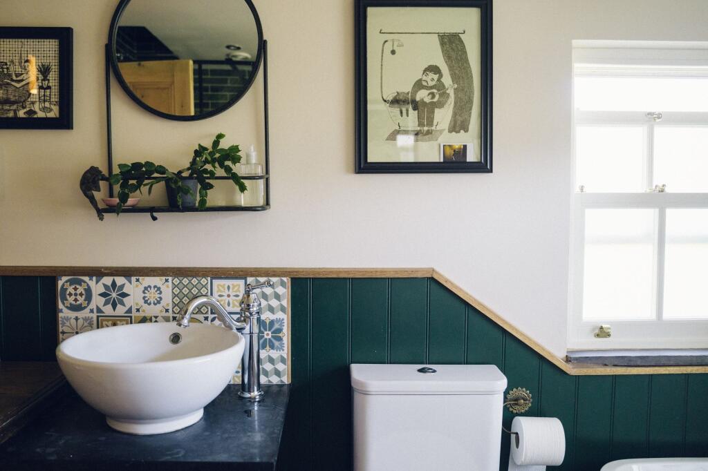 Ystafell Molchi / Bathroom
