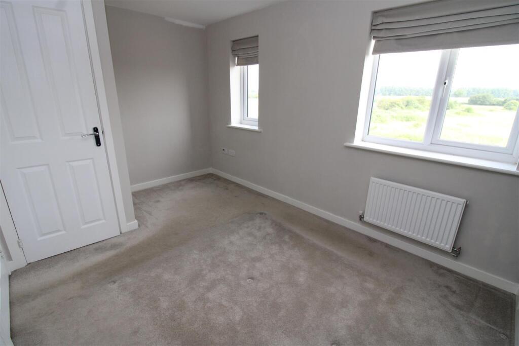 Bedroom 1.JPG