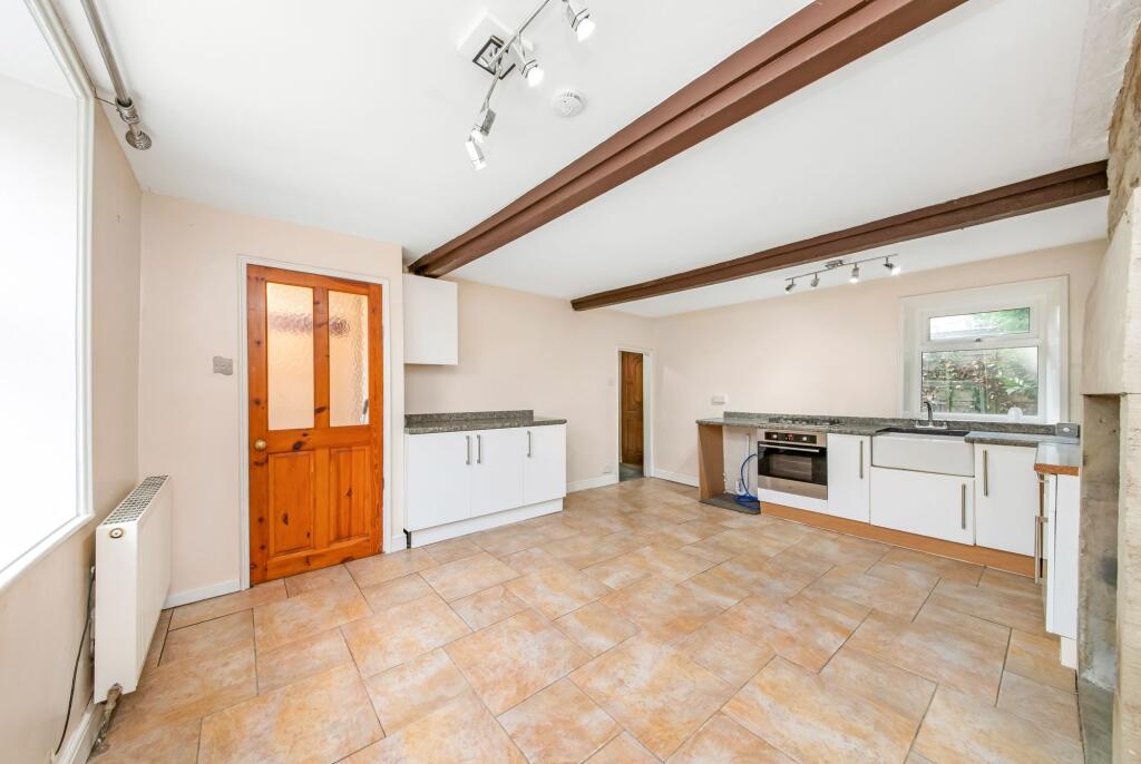 OPEN-PLAN DINING KITCHEN