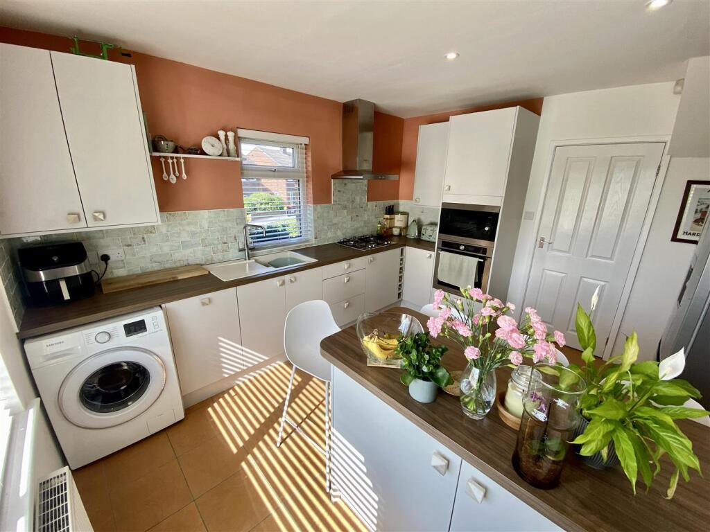 Bramleys Estate Agents - Manor Park - Mirfield (18