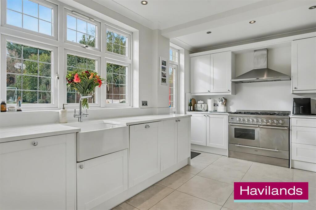 54 Cheyne Walk N21 1DE-7.jpg