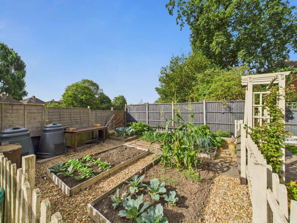 CAM05192G0-PR0129-STILL034