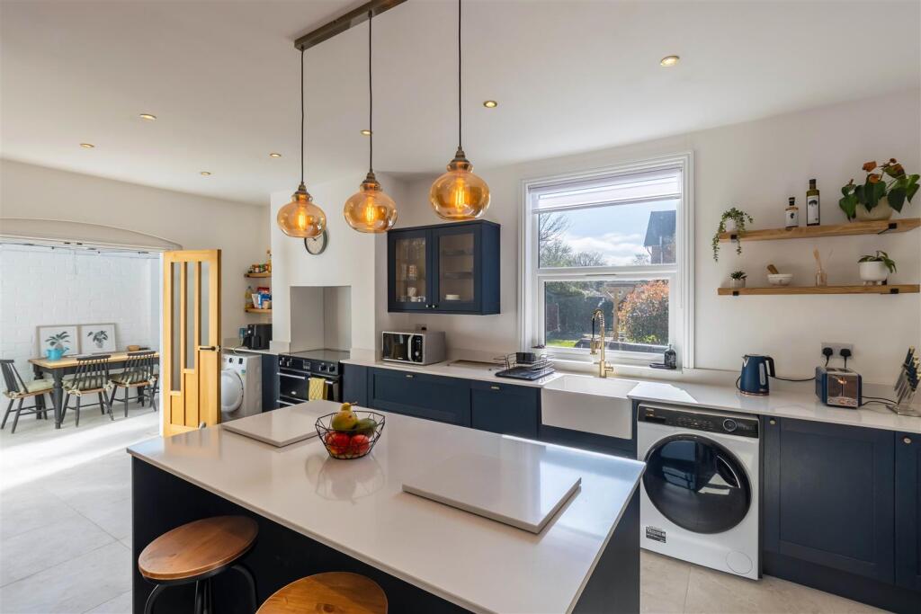 44 Raddlebarn Road 1