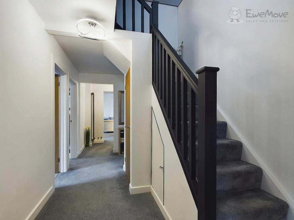 CAM03640G0-PR0025-STILL010