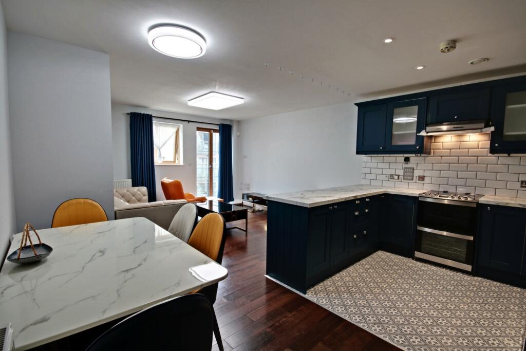 117 QMH - Kitchen-reception