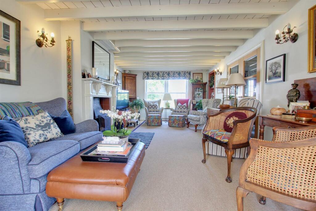 SITTING ROOM