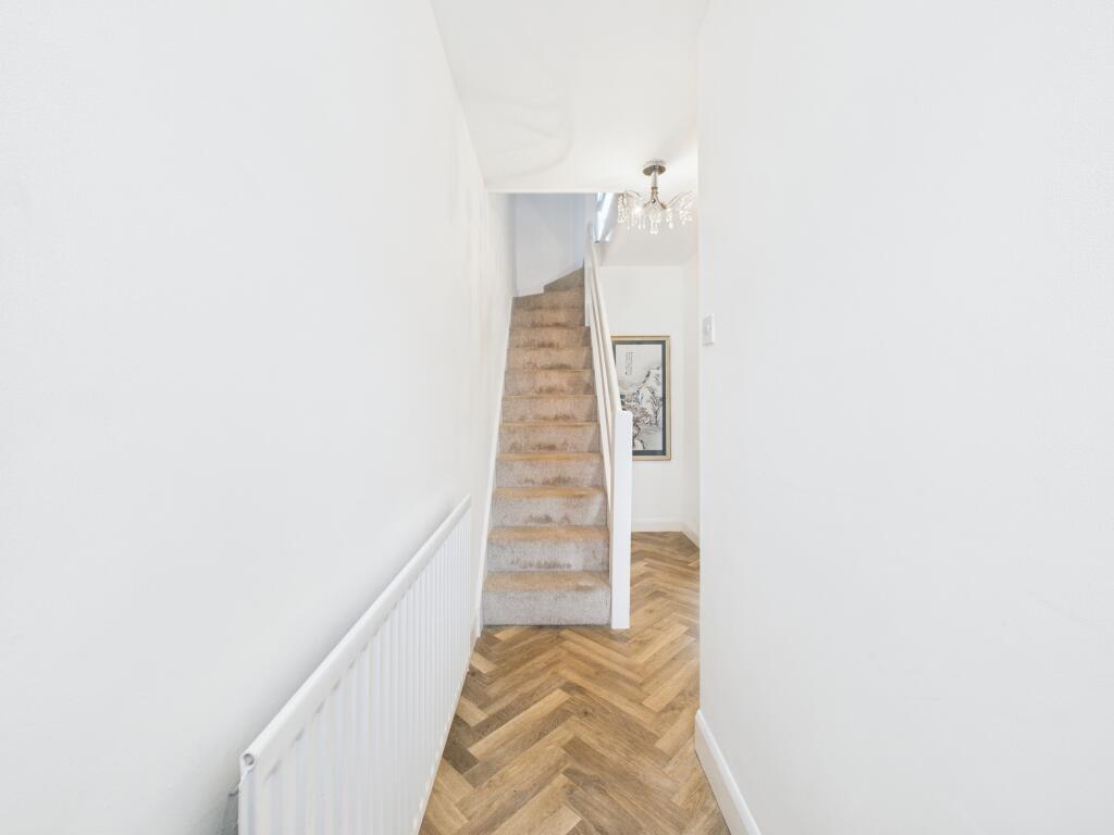 CAM05192G0-PR0158-STILL008