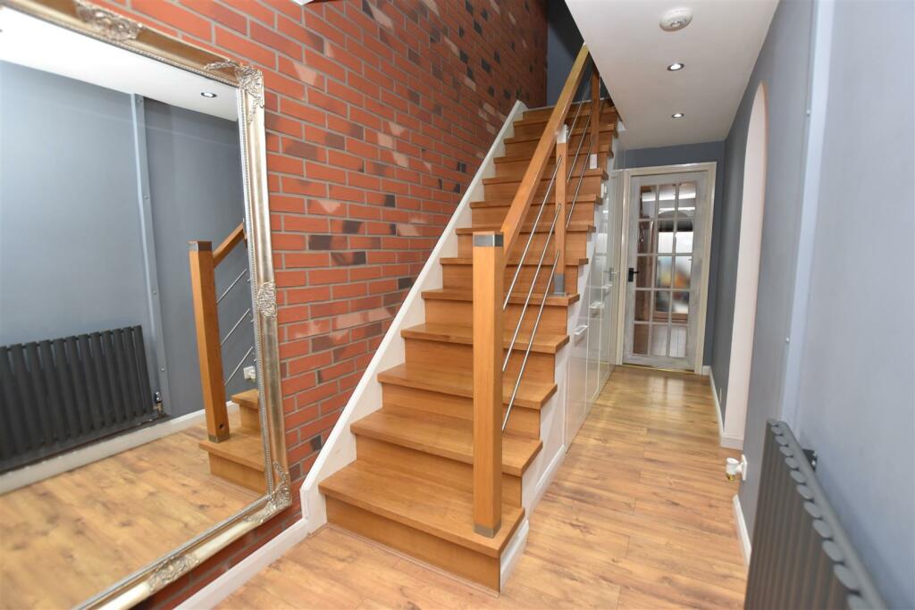 Hallway.JPG
