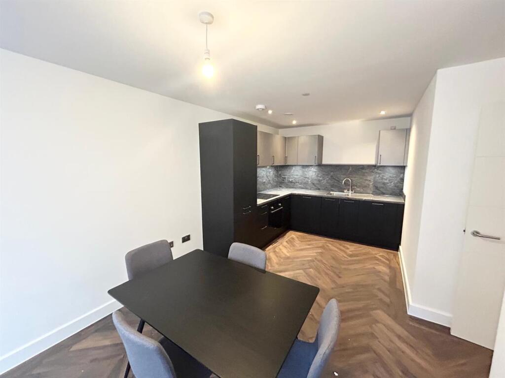 Kitchen/Dining