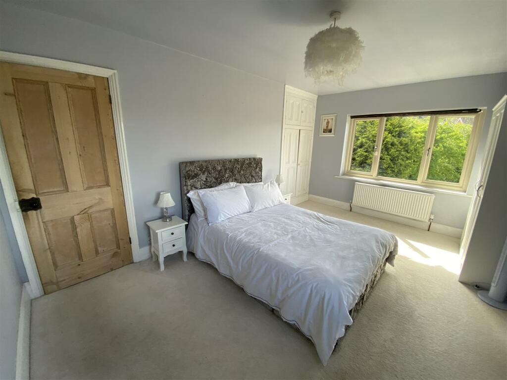 Bedroom no.1 front double: