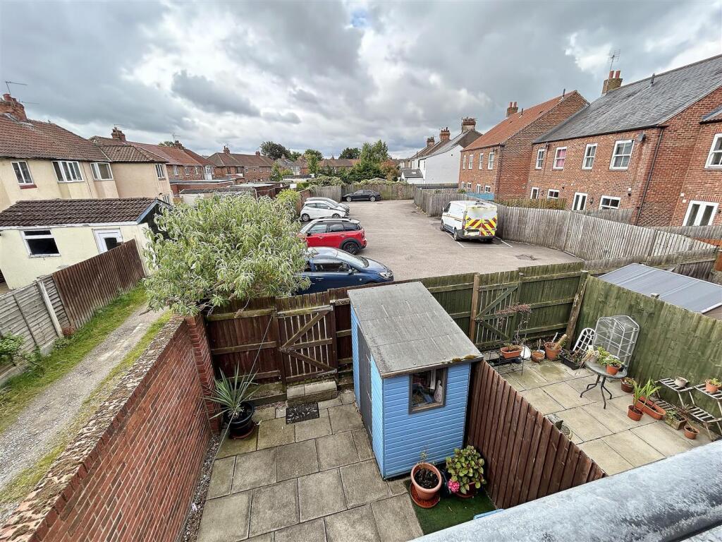 Rear External &amp; Parking