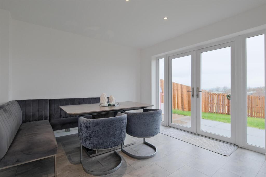 007-31 Ardencraig Terrace, Glasgow, G45 9BJ.jpg