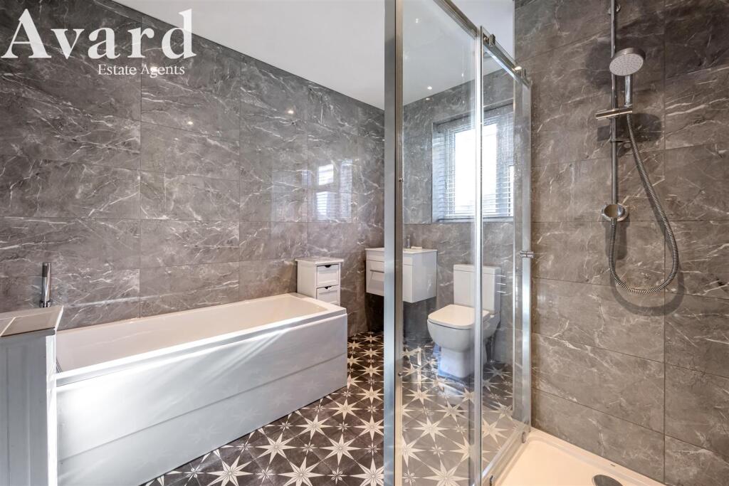 Millcroft Avenue, 5-019.jpg