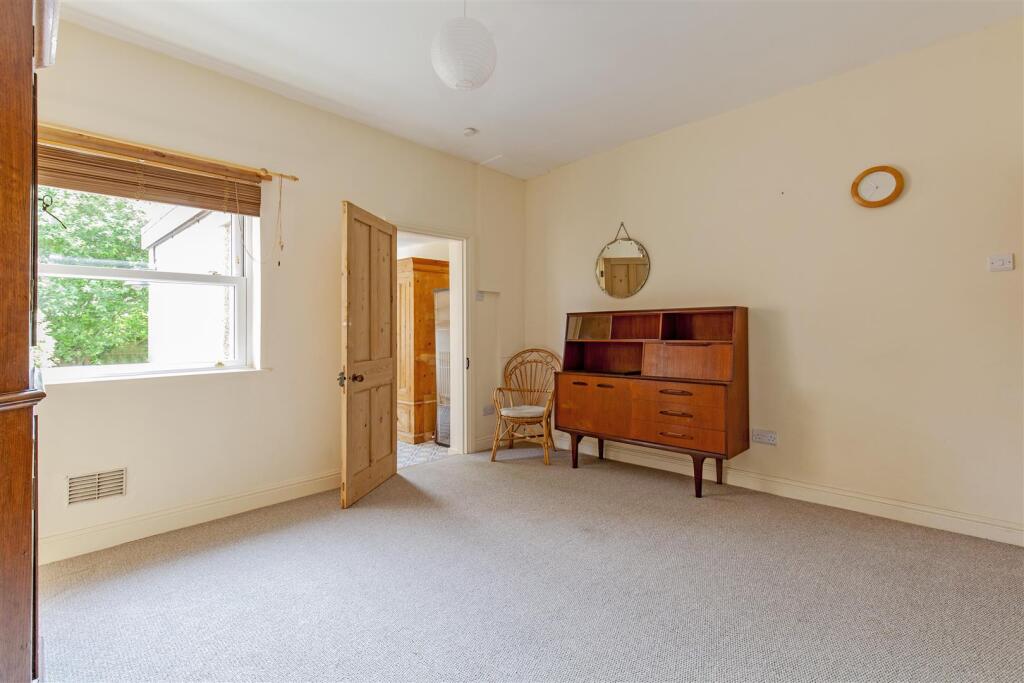 Dining Room-2.jpg